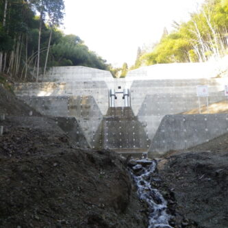 (砂)滝川 砂防えん堤工事(その2)