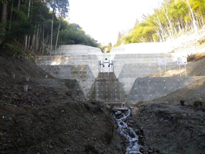 (砂）滝川　砂防えん堤工事（その2）